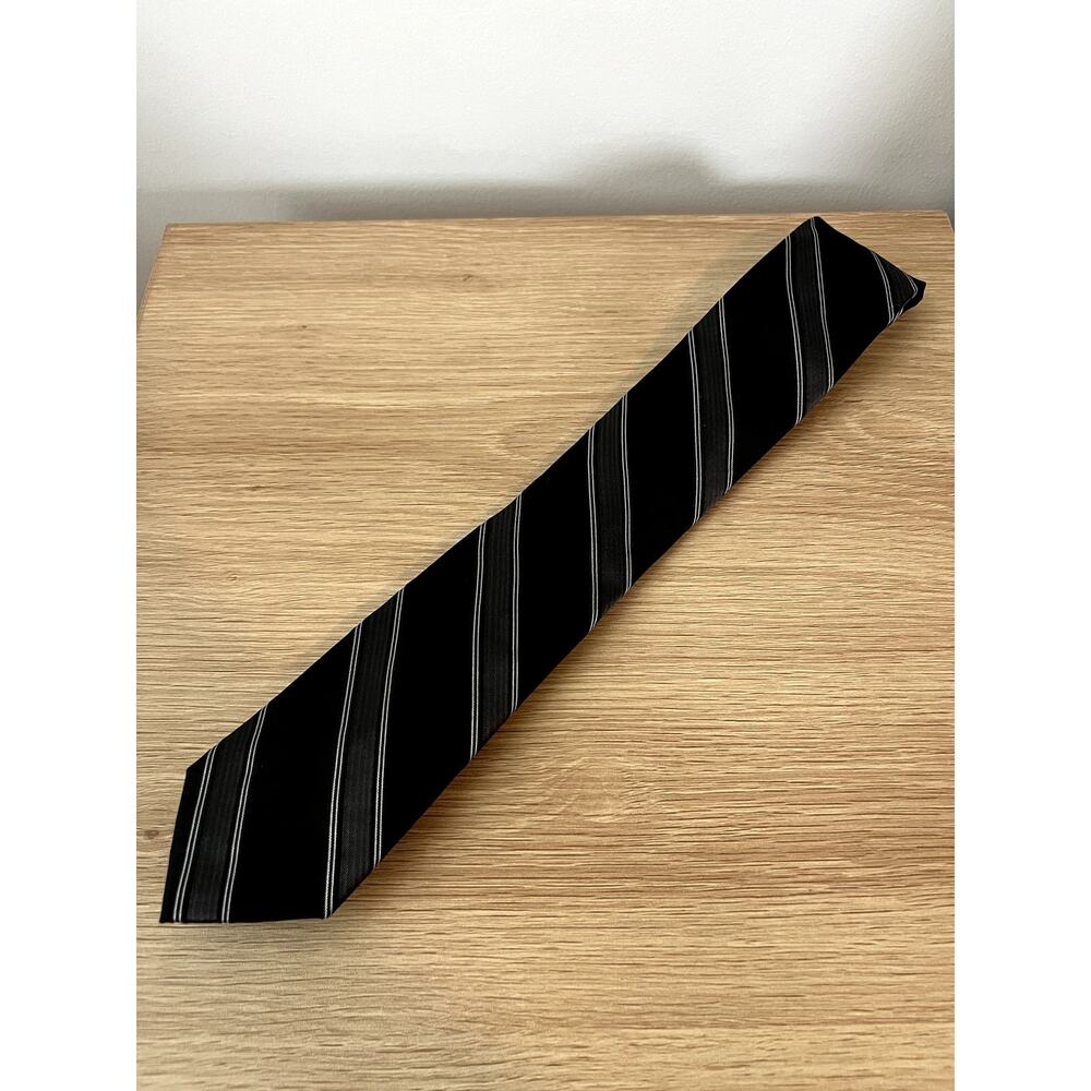Calvin Klein Narrow Black and Gray Striped Pattern Designer Silk Tie - Picture 3 of 6